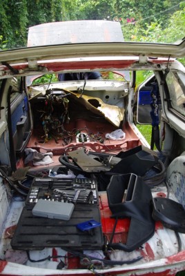 IMGP6132.JPG (227.59 KiB) Przejrzano 5968 razy Dewastacja wnętrza :)