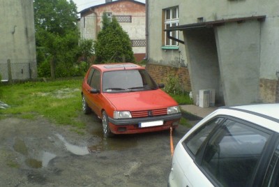 auto zostało odholowane do swojego nowego domu...