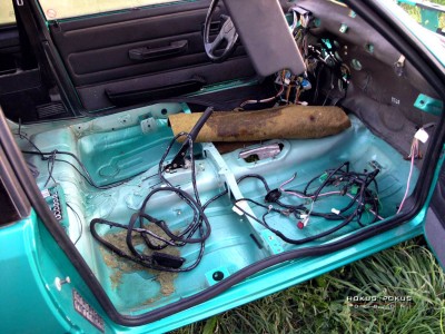 P205 T16 Lord - bez foteli i wykładziny.JPG