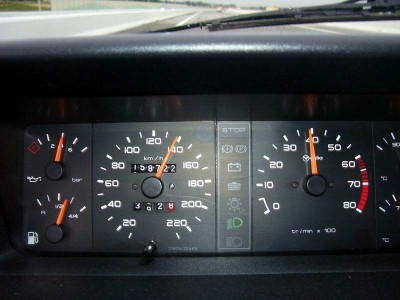 Resize of 100_8197.JPG (59.25 KiB) Przejrzano 4709 razy Ktoś kiedyś prosił o taką fotkę. Przy 4000 rpm CTI śmiga równo 140. W starym Gentry na skrzyni z 1,6 GTI miałem o 20 km/h mniej...