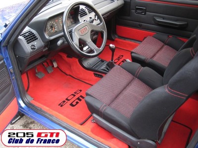 !tissu quartet rouge velour.jpg (143.45 KiB) Przejrzano 28483 razy Tissu Quartet Rouge Velour