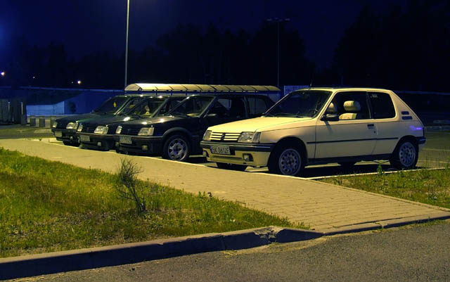 ...już mnie cholera bierze z tą żółtością więc wybieliłem odrobinkę :P