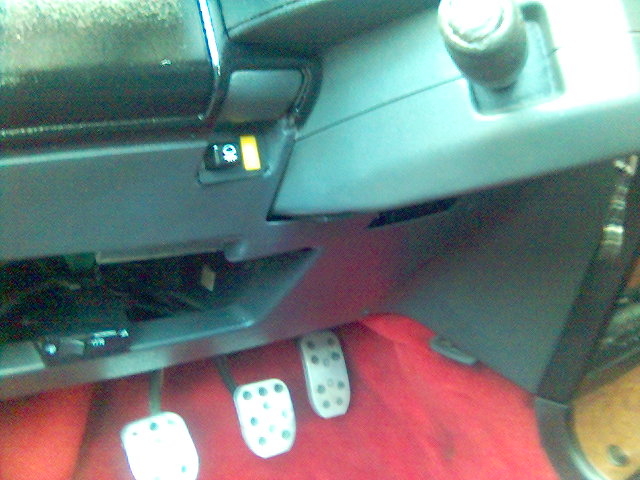 tu widać różnice, pomiędzy szarym dołem,a czarną górą deski ;-)