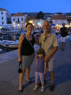 Eimear Nicki and the kid.JPG