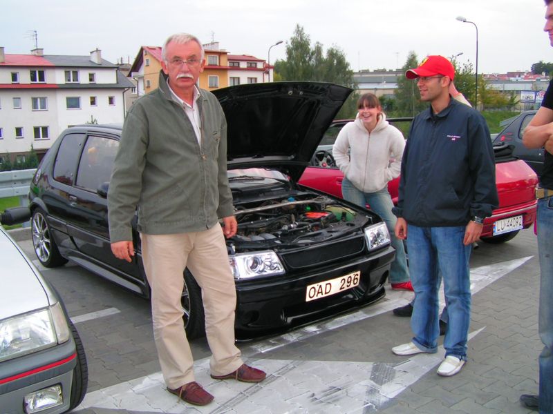 Lord zostaw ten aparat, zagadaj Munna a ja przekładam miga do CTi