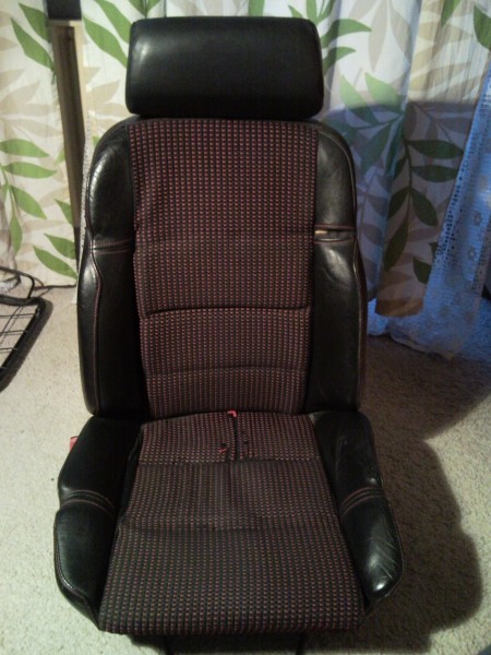 stary fotel kierowcy.jpg