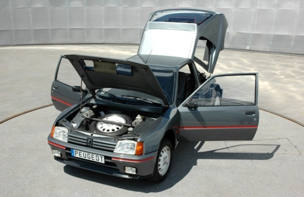 peugeot-205-t16-open.png