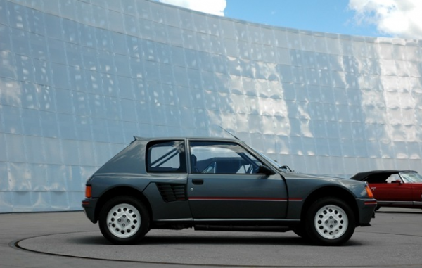 peugeot-205-t16-side.png