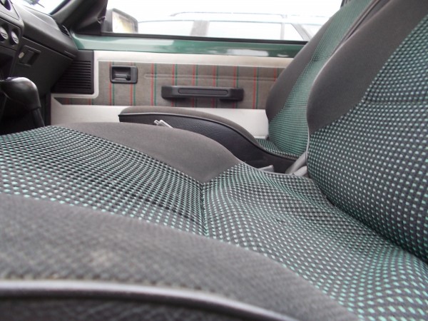 DSCN0800.JPG (503.24 KiB) Przejrzano 7923 razy Widać jak wysoko stoi fotel pasażera.