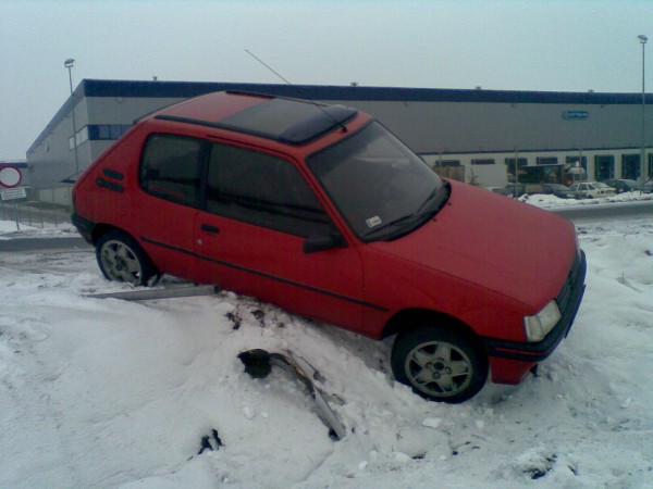 pobocze luty 2011 (2).jpg