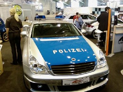 0-100km/h 4s<br />0-200km/h 10,5s<br />730ps