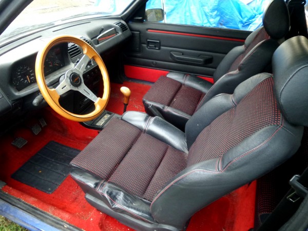 205 GTI Le Mans - wnętrze.jpg