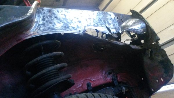 Prawe nadkole, teraz ma wstawiony przeszczep z innego pługa.